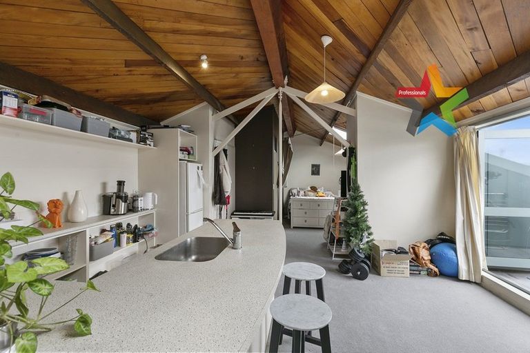 Photo of property in Metro Apartments, 20/220 Thorndon Quay, Pipitea, Wellington, 6011