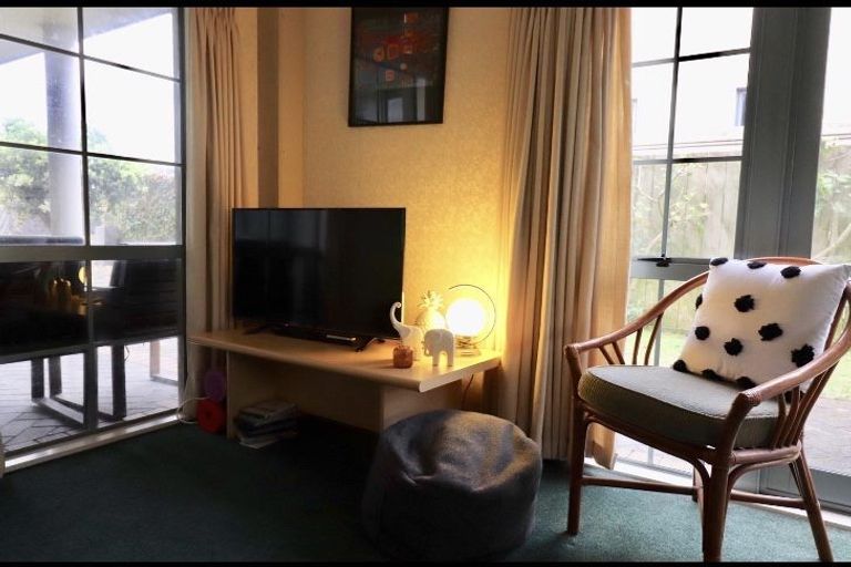 Photo of property in 186e Marine Parade, Mount Maunganui, 3116