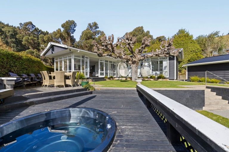 Photo of property in 12 Andersons Road, Charteris Bay, Governors Bay, 8971