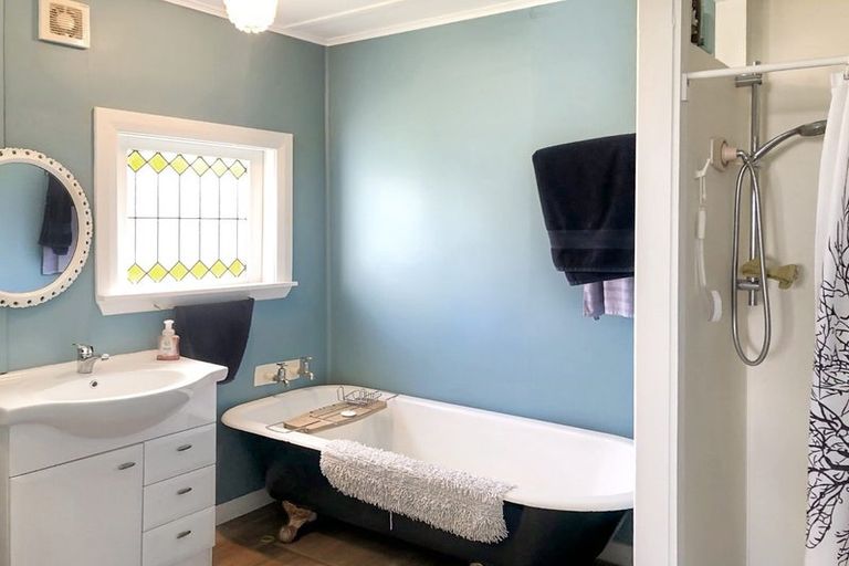 Photo of property in 25 Gloag Street, Waverley, 4510