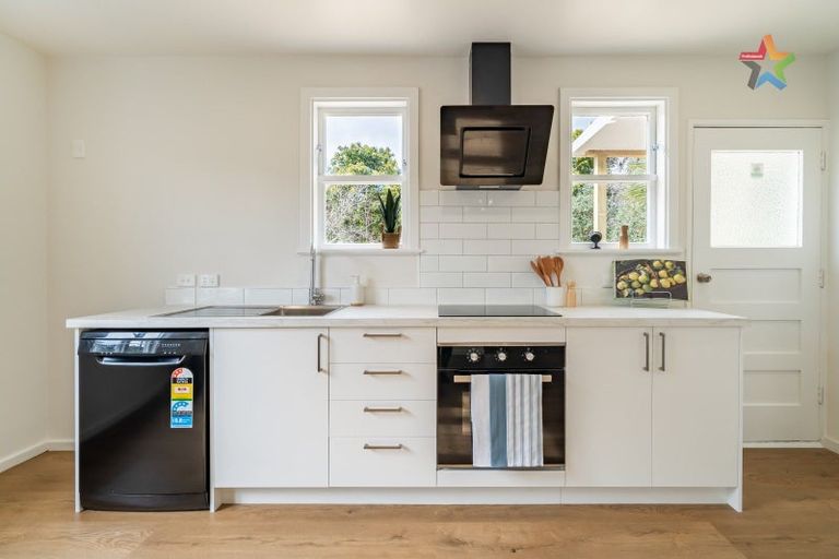 Photo of property in 96 Molesworth Street, Taita, Lower Hutt, 5011