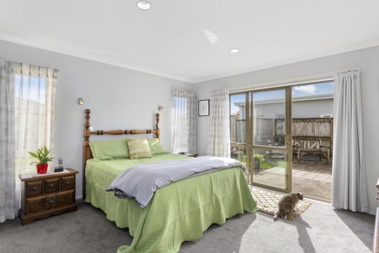 Photo of property in 8 Saint Clair Place, Papamoa Beach, Papamoa, 3118