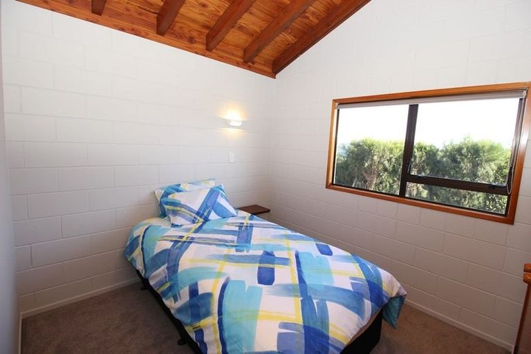 Photo of property in 108 Wade River Road, Wade Heads, Whangaparaoa, 0932