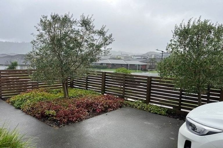 Photo of property in 4 Hooton Drive, Kumeu, 0810