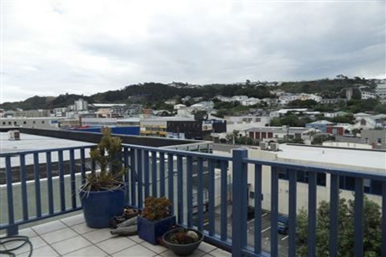 Photo of property in Grosvenor Cl, 21/6 Brown Street, Mount Cook, Wellington, 6021