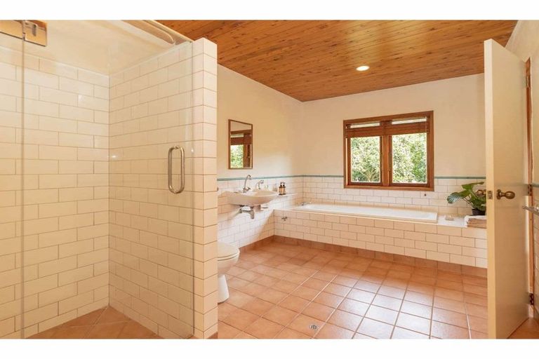 Photo of property in 65 Pa Road, Kerikeri, 0230