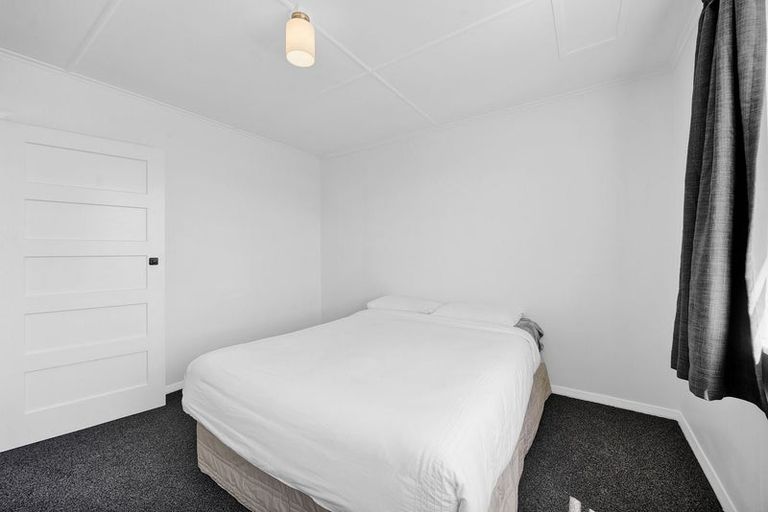 Photo of property in 2 Waihi Road, Hawera, 4610