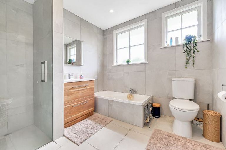 Photo of property in 73 Morrow Avenue, St Andrews, Hamilton, 3200