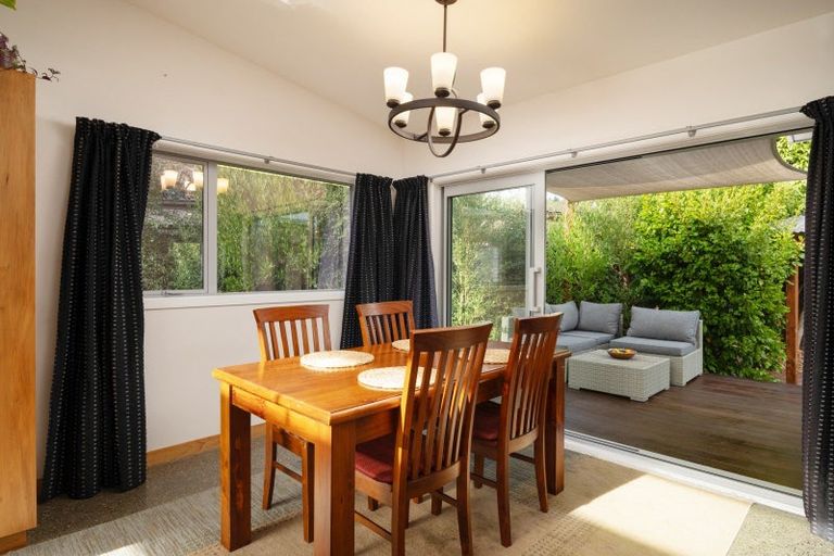 Photo of property in 24 Waimarama Street, Waikawa, Picton, 7220