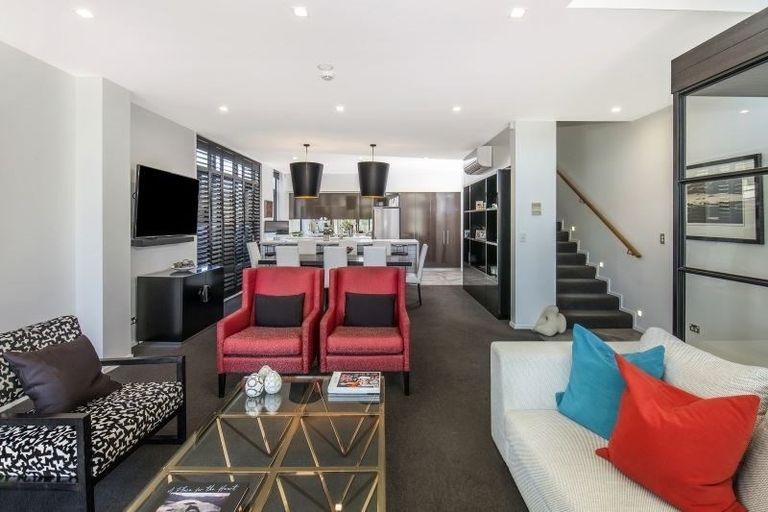 Photo of property in 2/2a Dorset Street, Christchurch Central, Christchurch, 8013