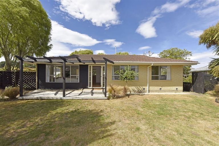 Photo of property in 1/11a Glen Place, Parklands, Christchurch, 8083