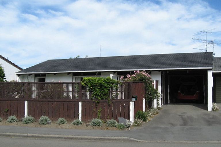 Photo of property in 11 Raekura Place, Redcliffs, Christchurch, 8081