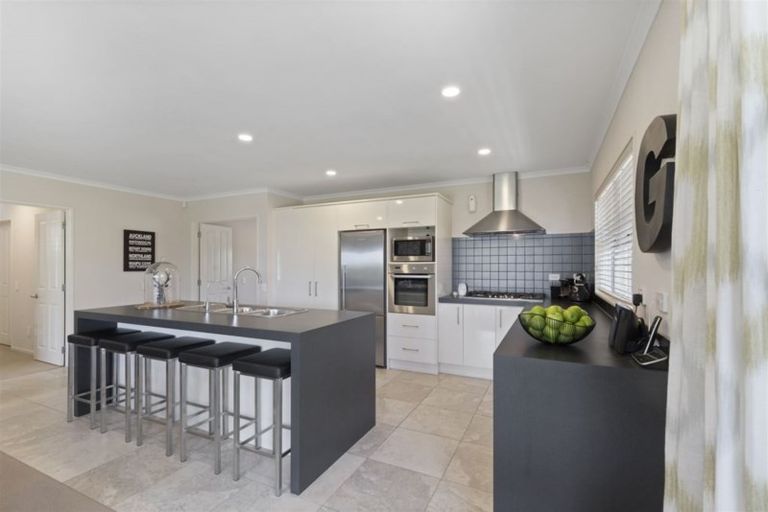 Photo of property in 25 Pine Harbour Parade, Beachlands, Auckland, 2018