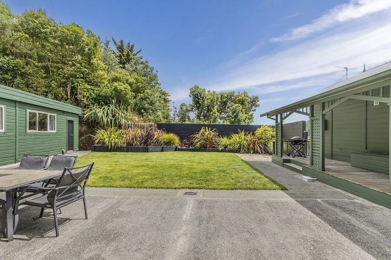 Photo of property in 11 Wilmshurst Place, Tawa, Wellington, 5028