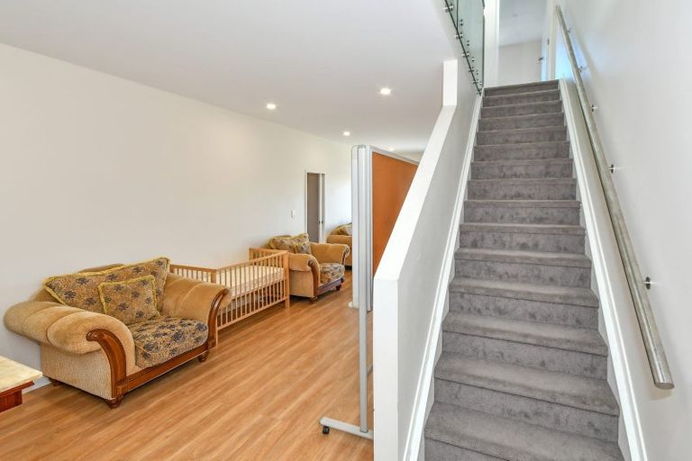 Photo of property in 10 Tapuwae Way, Mangere Bridge, Auckland, 2022