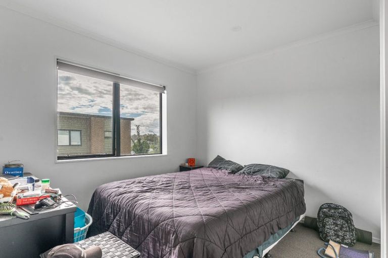 Photo of property in 4 Pangu Way, Mangere, Auckland, 2022