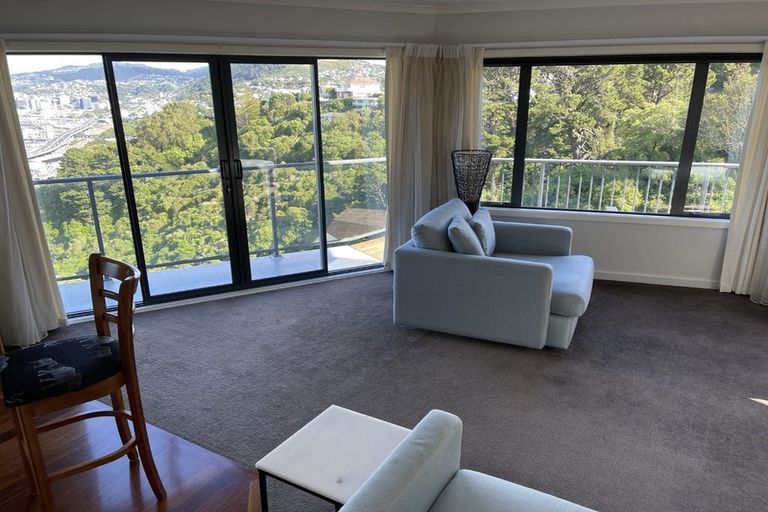 Photo of property in 129 Nicholson Road, Khandallah, Wellington, 6035