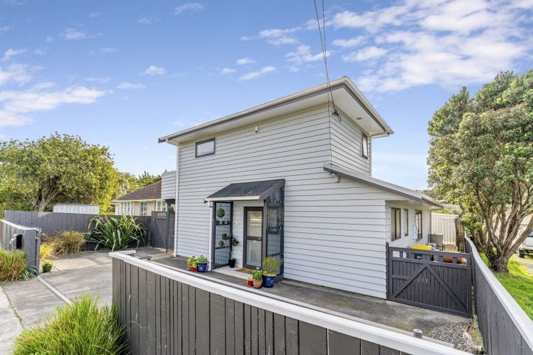 Photo of property in 1 Waiuta Street, Titahi Bay, Porirua, 5022