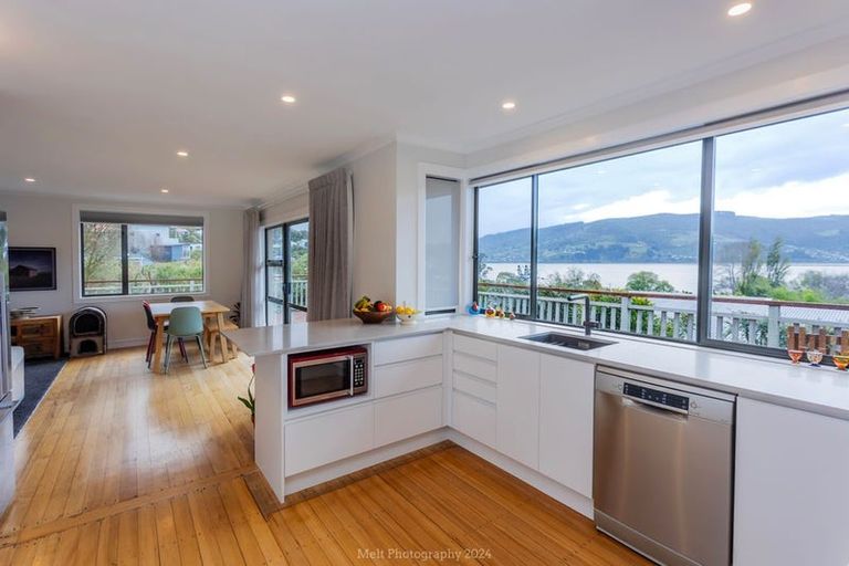 Photo of property in 18 Greenacres Street, Macandrew Bay, Dunedin, 9014