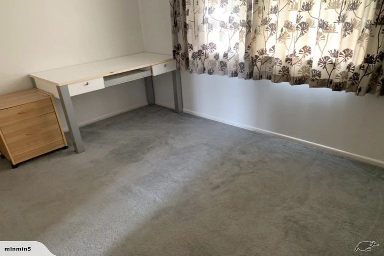 Photo of property in 5 Ingleby Place, Kelston, Auckland, 0602