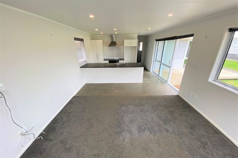 Photo of property in 6 Chisholm Place, Mangere East, Auckland, 2024