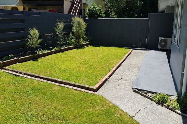 Photo of property in 1/80 Airlie Road, Plimmerton, Porirua, 5026