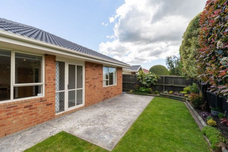Photo of property in 2/4 Empress Place, Halswell, Christchurch, 8025