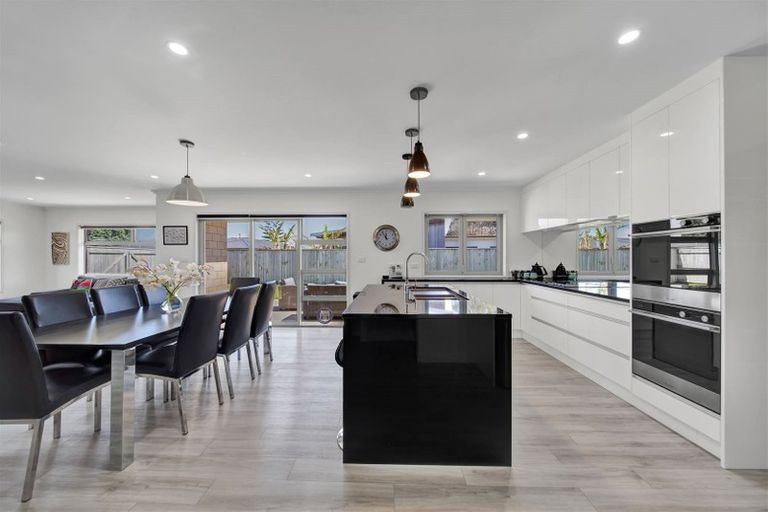 Photo of property in 11 Keene Drive, Bell Block, New Plymouth, 4312