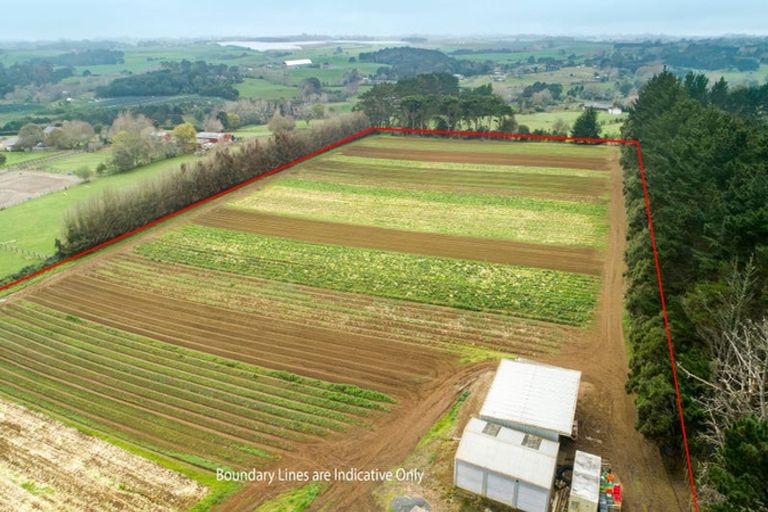 Photo of property in 1120i Waiuku Road, Waiuku, 2681
