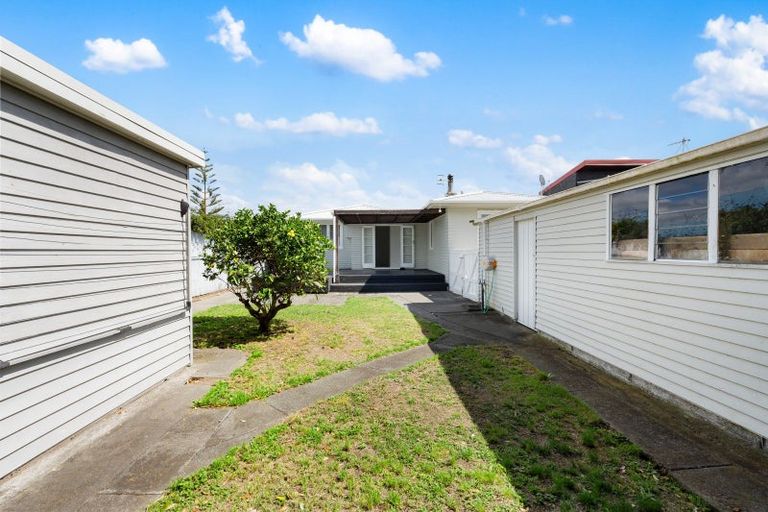 Photo of property in 19 Shrimpton Road, Haumoana, 4102