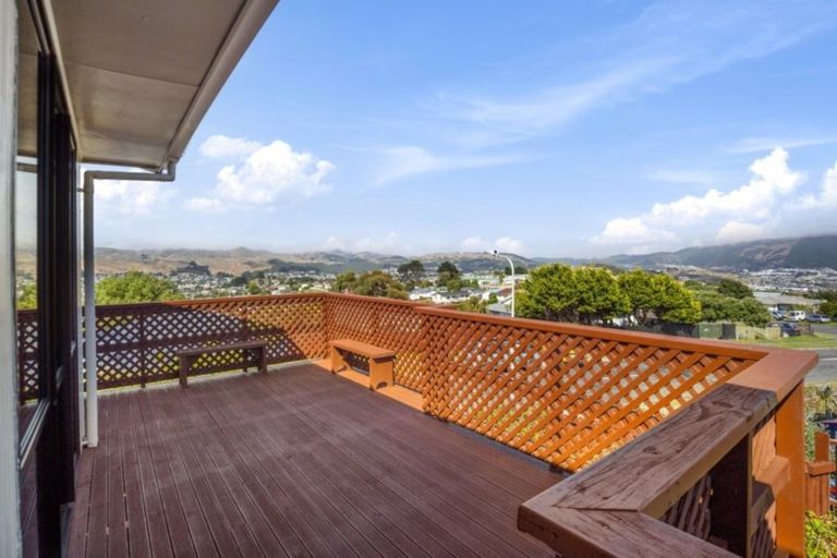 Photo of property in 27 Almora View, Ascot Park, Porirua, 5024