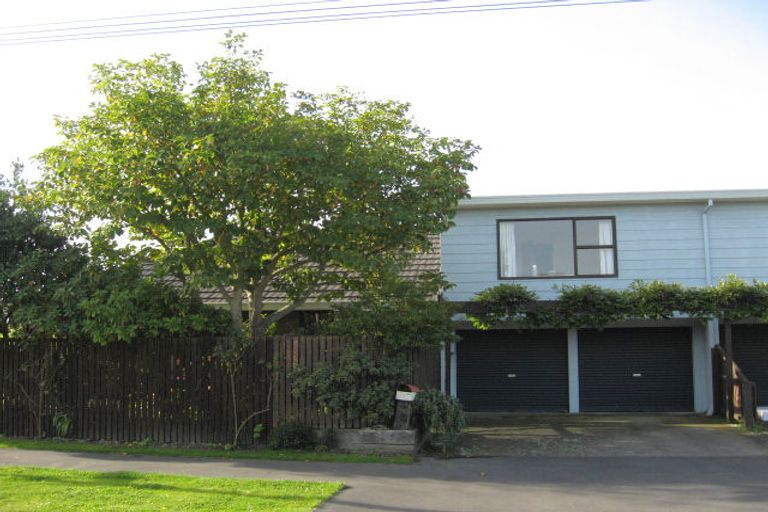 Photo of property in 2/122 Hamilton Avenue, Ilam, Christchurch, 8041