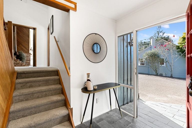 Photo of property in 1/107 Konini Road, Titirangi, Auckland, 0604