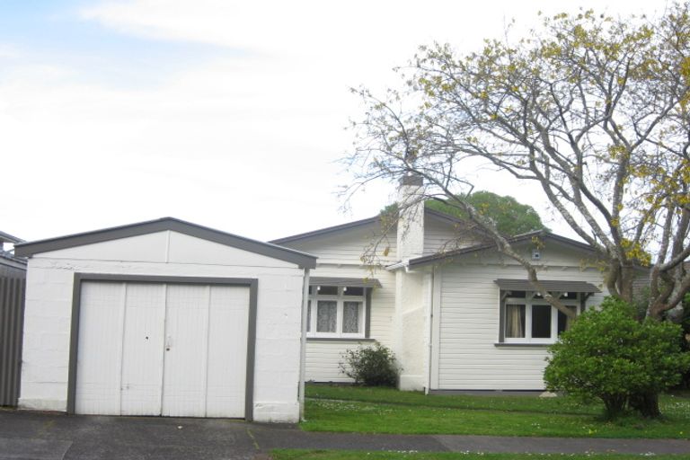 Photo of property in 111 Belt Road, New Plymouth, 4310