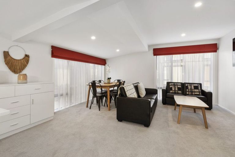 Photo of property in 7/101 Rongotai Road, Wellington, 6022