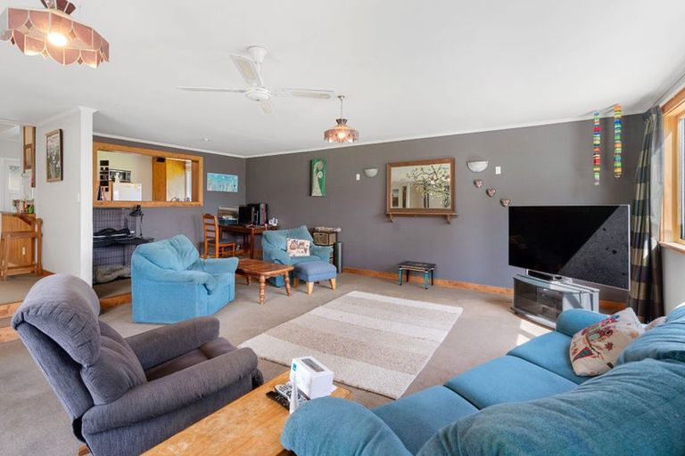 Photo of property in 120 Waihakeke Road, Waihakeke, Carterton, 5792