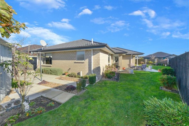 Photo of property in 38 Te Whenu Crescent, Marshland, Christchurch, 8083