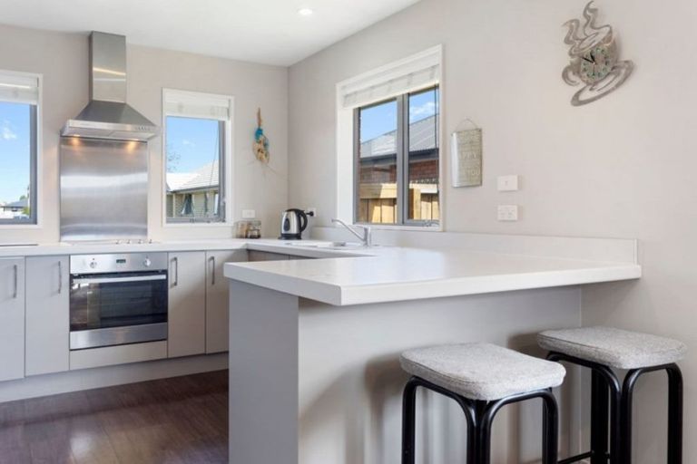 Photo of property in 43 Shortland Street, Wainoni, Christchurch, 8061