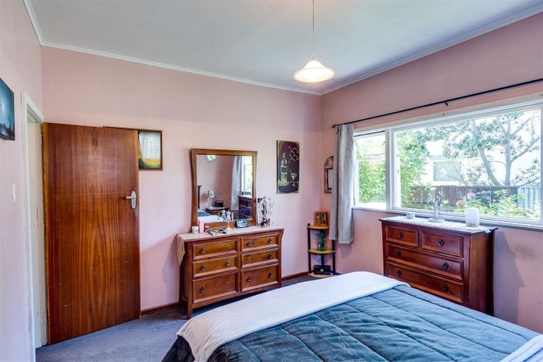 Photo of property in 10 Menin Road, Onekawa, Napier, 4110