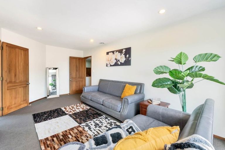 Photo of property in 16a Honeysuckle Lane, Mairangi Bay, Auckland, 0630