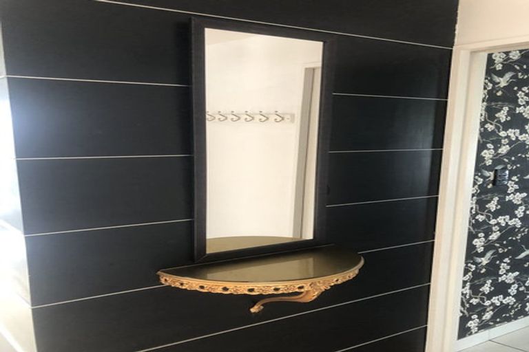 Photo of property in 61 Mortimer Terrace, Brooklyn, Wellington, 6021