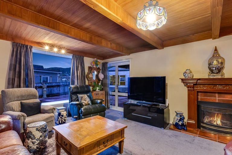 Photo of property in 3 Glen Alice Grove, Naenae, Lower Hutt, 5011