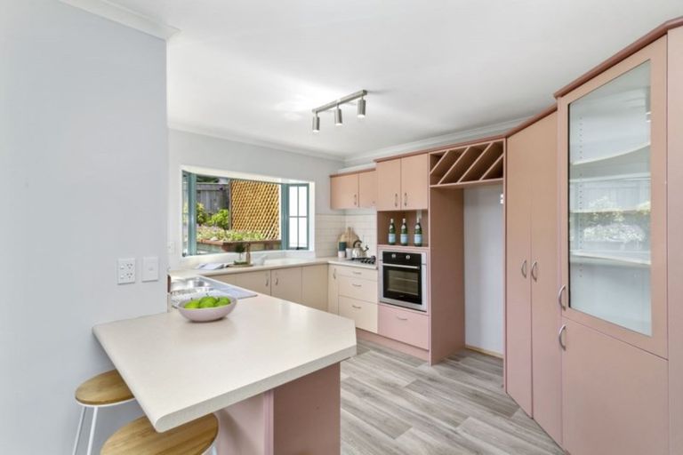 Photo of property in 128 Woodman Drive, Tawa, Wellington, 5028