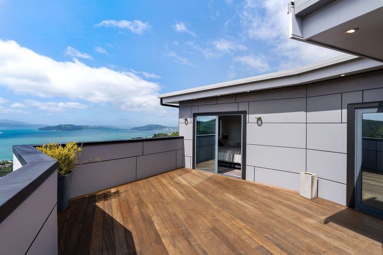 Photo of property in 35 Grumman Lane, Newlands, Wellington, 6037