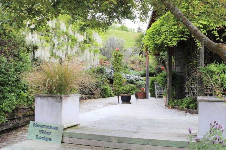 Photo of property in 58 Mountain View Road, Dalefield, Queenstown, 9371