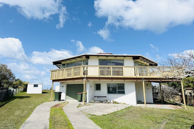 Photo of property in 1413 Whangaparaoa Road, Army Bay, Whangaparaoa, 0930