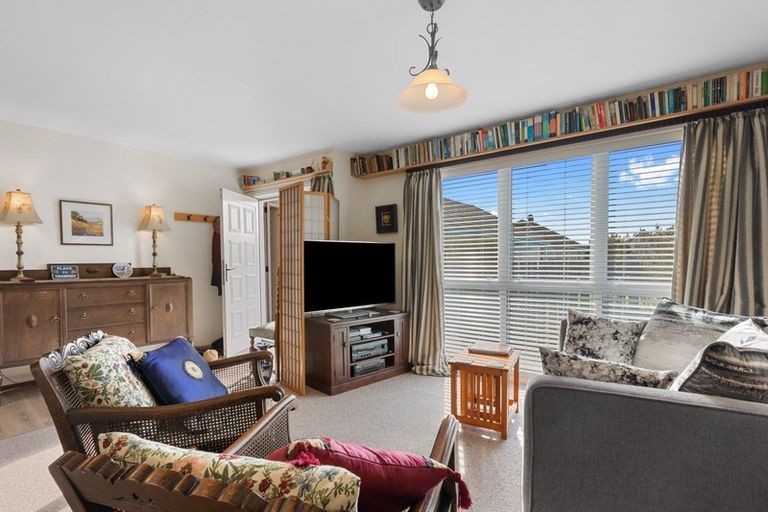Photo of property in 16b Beauchamp Street, Tawa, Wellington, 5028