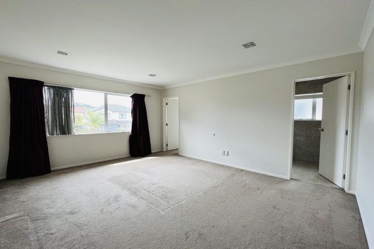 Photo of property in 16 Kira Road, Flat Bush, Auckland, 2016