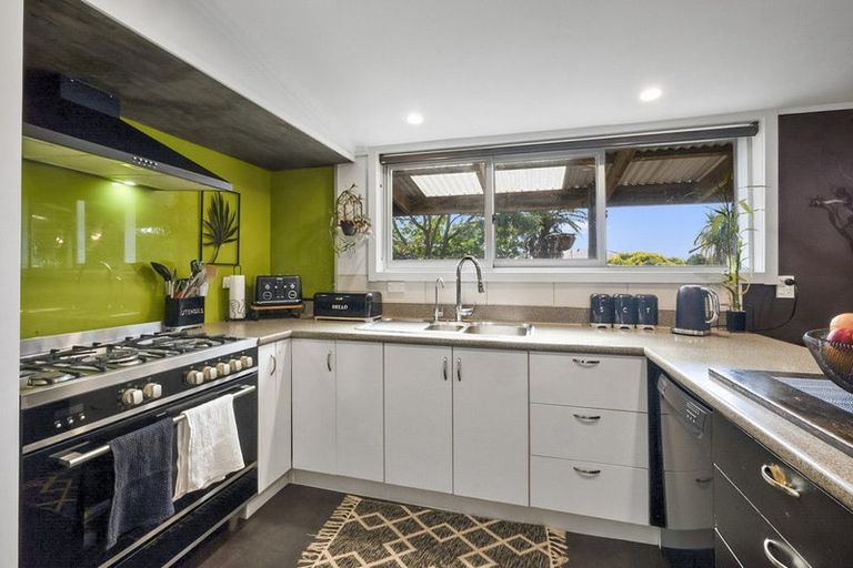 Photo of property in 21 Calgher Avenue, Waitara, 4320