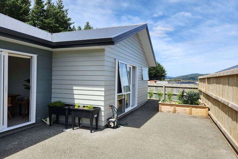 Photo of property in 18 Te Ara O Roimata, Wainuiomata, Lower Hutt, 5014